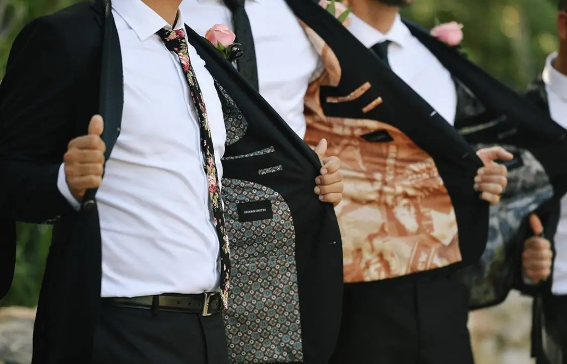 Custom trim option - contrasting suspenders